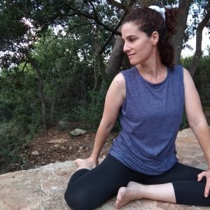 אביגיל טאוב – להקשיב לגופך – יוגה ומודעות לנשים