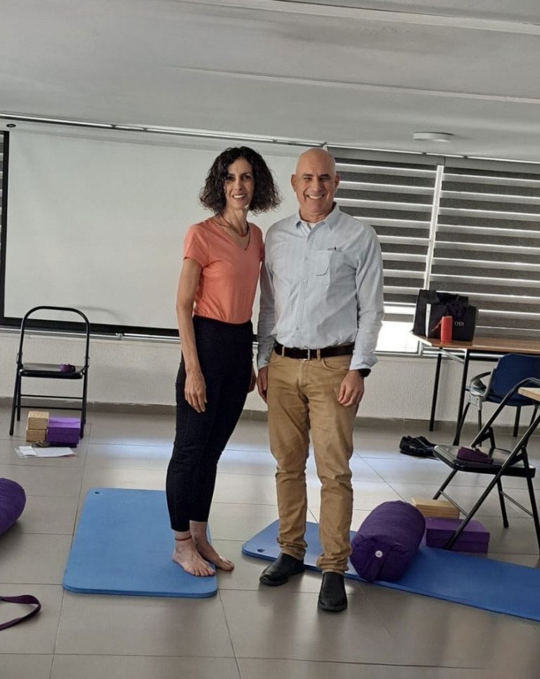 ענר קלי - יוגה בבית חולים בני ציון