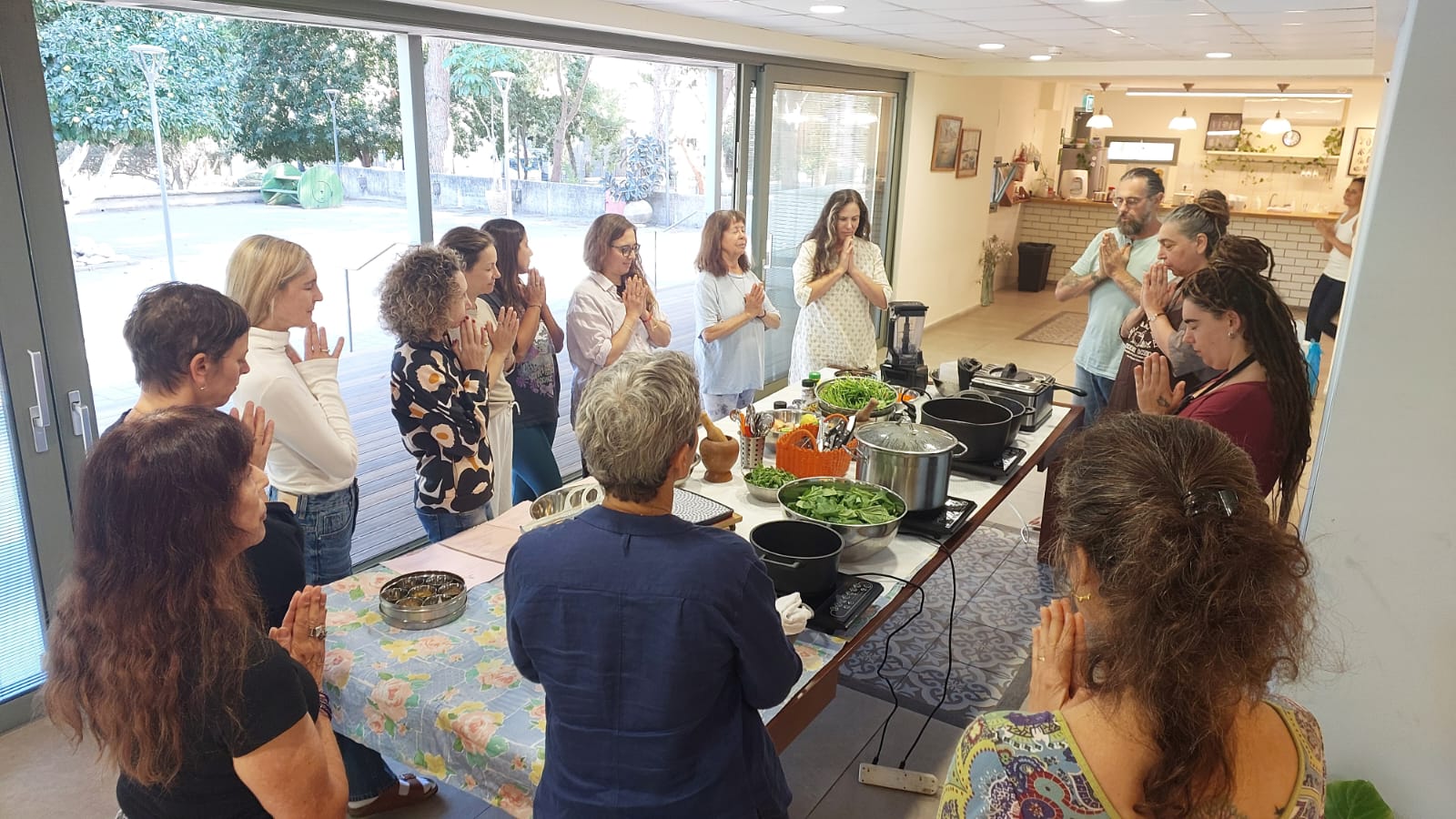 מפגש חברי ועדות - ארגון מורי היוגה